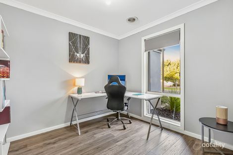 Property photo of 45 Kanmore Crescent Hillside VIC 3037