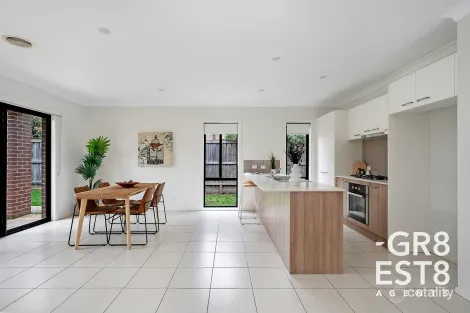 Property photo of 14 Panama Road Cranbourne West VIC 3977