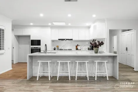 Property photo of 26 Graham Road Viewbank VIC 3084