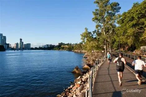 Property photo of 10 Goodwin Street Kangaroo Point QLD 4169