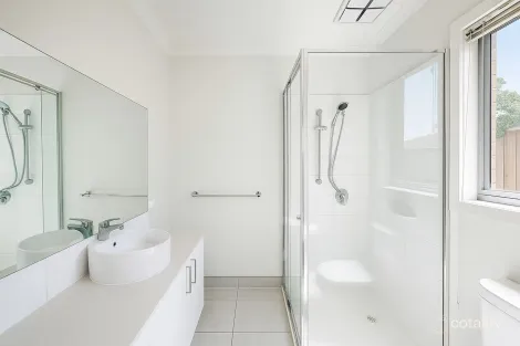 Property photo of 38 Artfield Street Cranbourne East VIC 3977