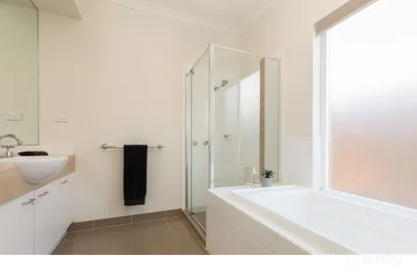 Property photo of 21 Hedges Street Craigieburn VIC 3064