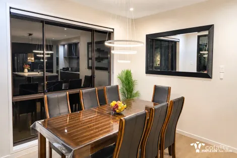 Property photo of 39 New York Way Spring Mountain QLD 4300