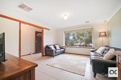 Property photo of 21 Flinders Crescent Hackham SA 5163