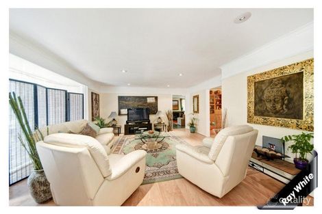 Property photo of 11 Carr Crescent Wanniassa ACT 2903