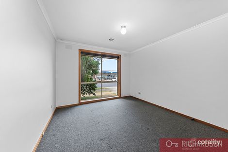 Property photo of 1 Quarbing Street Werribee VIC 3030