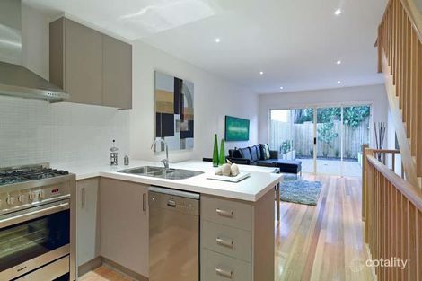 Property photo of 16/1 Ardmillan Road Moonee Ponds VIC 3039