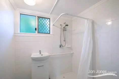 Property photo of 1 Pearl Street Scarborough QLD 4020