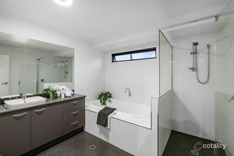 Property photo of 4 Power Lane Norman Park QLD 4170