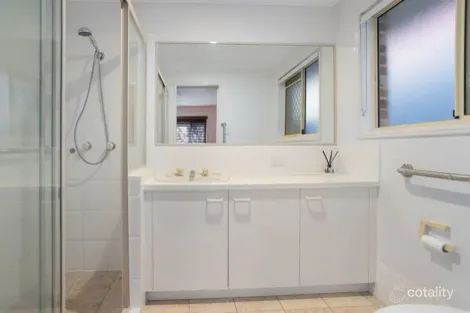 Property photo of 35 Settlers Circuit Forest Lake QLD 4078