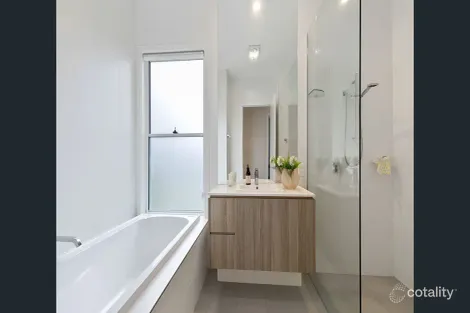 Property photo of 34 Coutts Street Bulimba QLD 4171