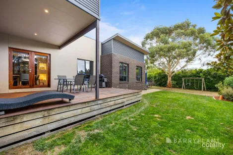 Property photo of 17 View Point Drive Ballarat North VIC 3350