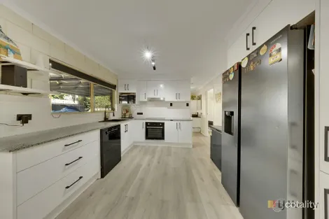 Property photo of 11 Tyson Crescent Tannum Sands QLD 4680