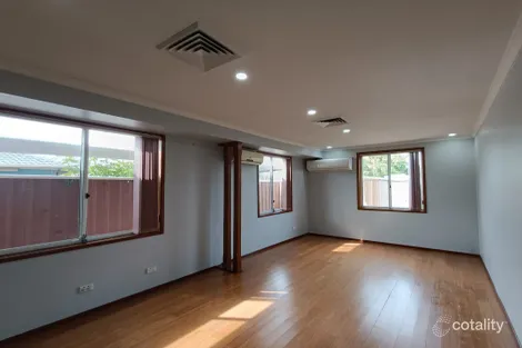 Property photo of 11 Odelia Crescent Plumpton NSW 2761