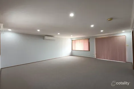 Property photo of 11 Odelia Crescent Plumpton NSW 2761