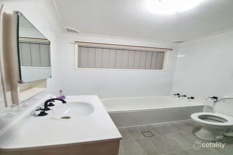 Property photo of 19 Melbourne Road St Johns Park NSW 2176