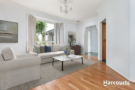 Property photo of 3 Ezard Close Berwick VIC 3806