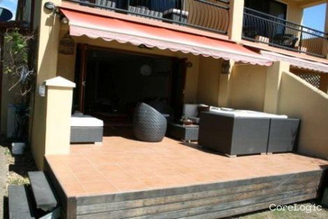 Property photo of 2/11 Vaggelas Crescent Biggera Waters QLD 4216