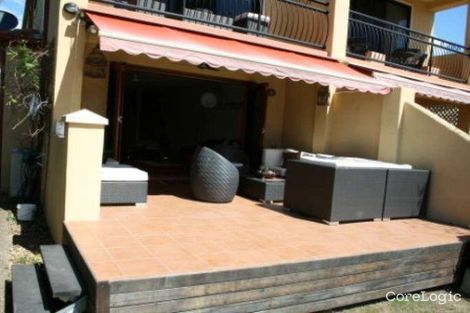 Property photo of 2/11 Vaggelas Crescent Biggera Waters QLD 4216