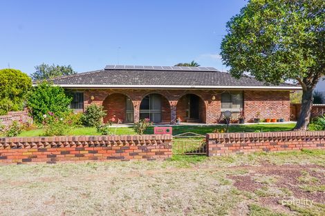 18 Lamont Cres, West Wyalong, NSW 2671