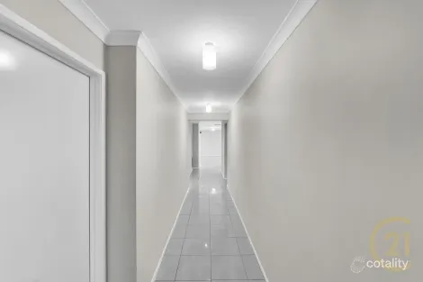 Property photo of 47 Wright Circuit Fraser Rise VIC 3336