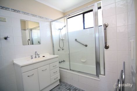 4/30 Falkinder Ave, Paradise Point, QLD 4216