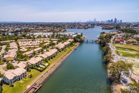 135/215 Cottesloe Dr, Mermaid Waters, QLD 4218