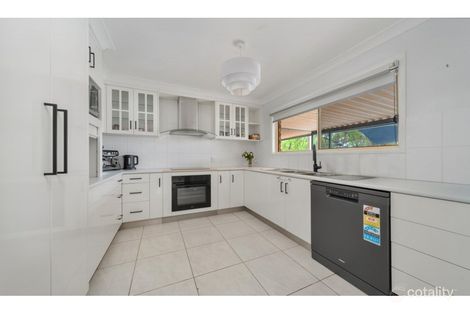 Property photo of 2 Wren Court Emerald QLD 4720