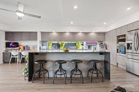Property photo of 22 Crest Drive Elanora QLD 4221
