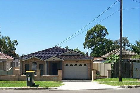 18 Larcombe St, Regents Park, NSW 2143