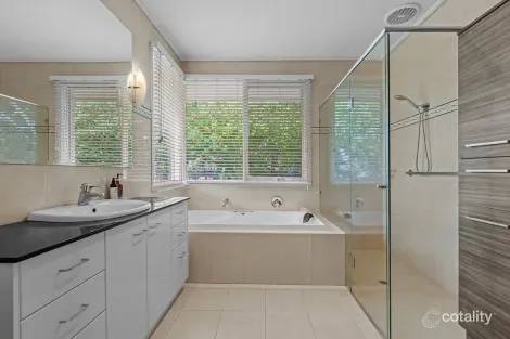 Property photo of 6 Melba Court Sandhurst VIC 3977