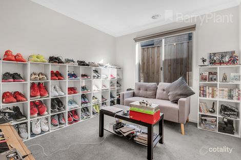 Property photo of 10 Burlington Entrance Mickleham VIC 3064