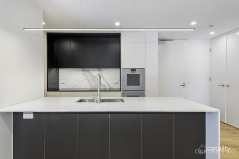 82/7 State Cir, Forrest, ACT 2603