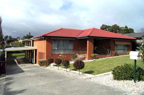 12 Grove End Rd, Endeavour Hills, VIC 3802