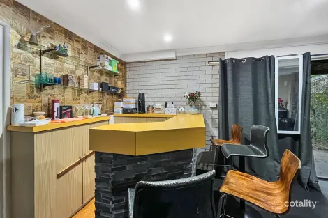 Property photo of 4 Phillips Street Cowra NSW 2794