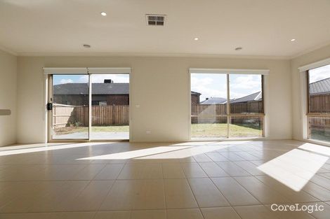 Property photo of 11 Brousard Street Werribee VIC 3030