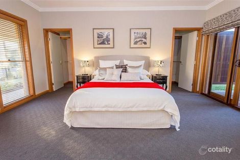 Property photo of 10 Riverside Boulevard Killara VIC 3691