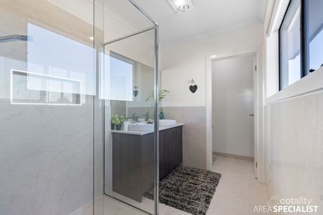 Property photo of 114 Farm Road Werribee VIC 3030
