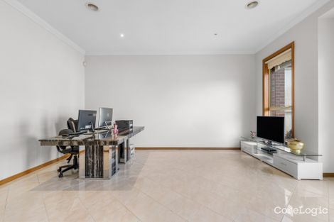 Property photo of 35 Sovereign Way Hillside VIC 3037