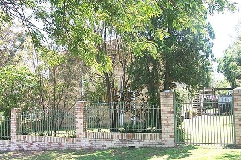 2 Rostyn St, Robertson, QLD 4109