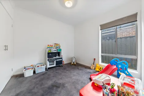 Property photo of 50 Biltmore Crescent Roxburgh Park VIC 3064