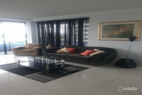 Property photo of 2610/5 Harbour Side Court Biggera Waters QLD 4216