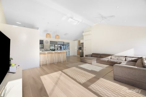 Property photo of 14 Gaye Parade Miami QLD 4220