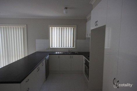 Property photo of 18 Green Orchid Circuit Pakenham VIC 3810