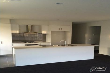 27 Cabernet Dr, Somerville, VIC 3912