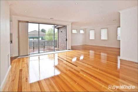 Property photo of 2/4 Flora Road Clayton VIC 3168