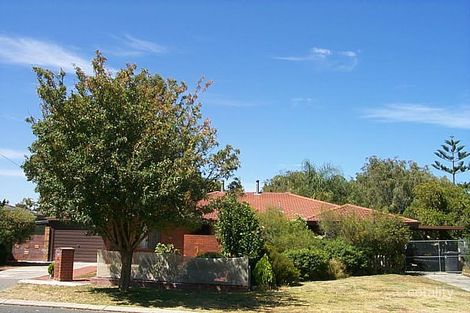 8a Exon Ct, Camillo, WA 6111