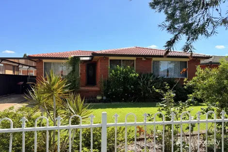 24 Tallagandra Dr, Quakers Hill, NSW 2763