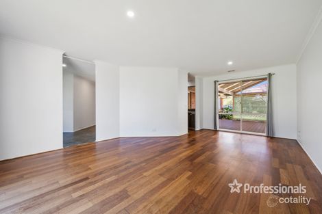 Property photo of 8 Kenmore Close Hoppers Crossing VIC 3029