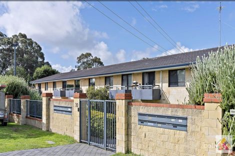 Property photo of 2/30 Lorraine Place Hamilton Hill WA 6163